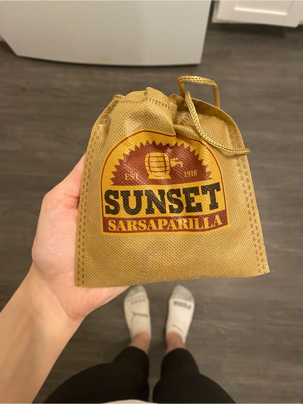 Fallout sunset sarsaparilla pouch unopened drawstring bag + Cap + bottle opener